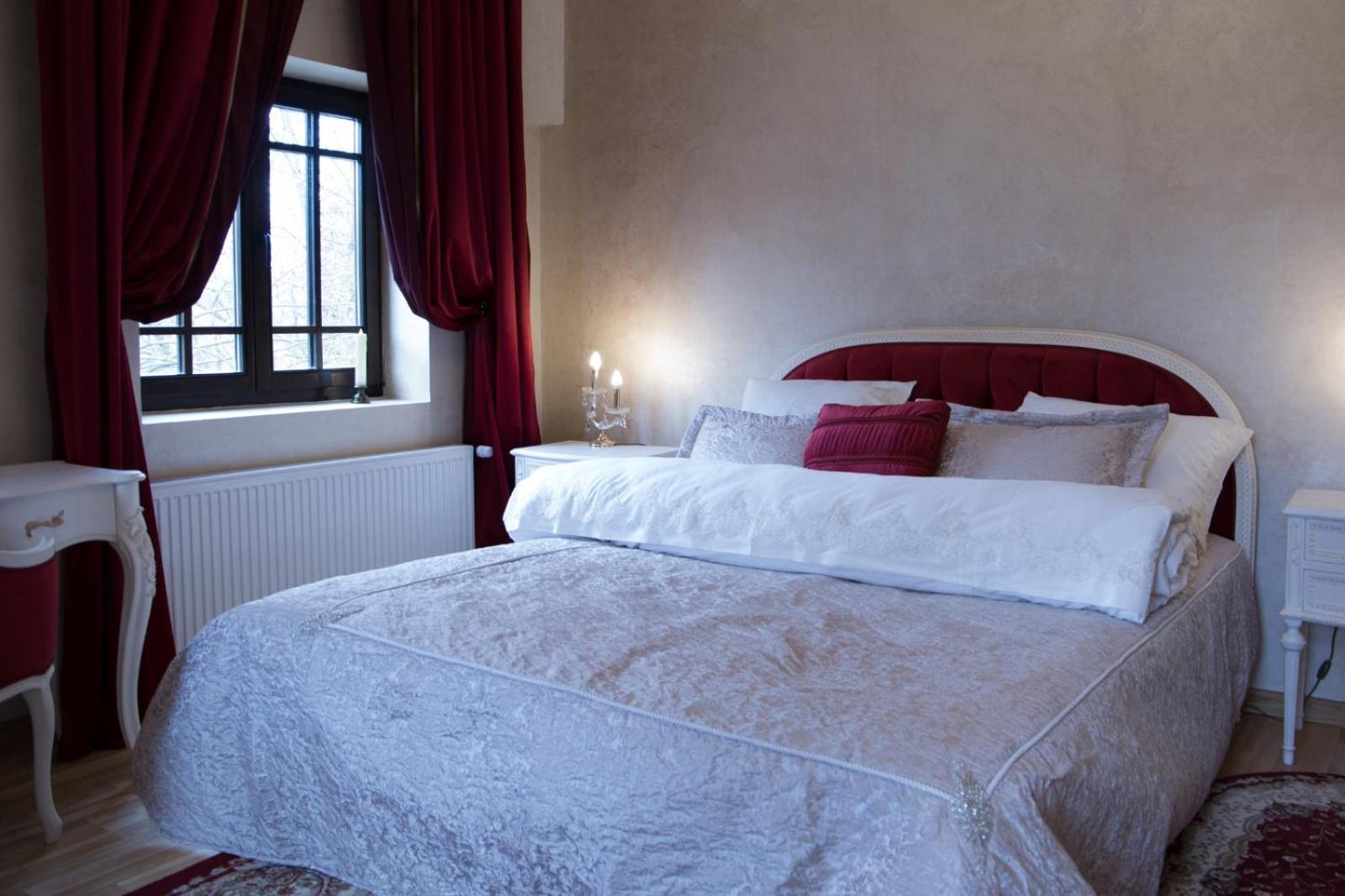 Hotel Boutique Vila Lakastel Sinaia Eksteriør billede