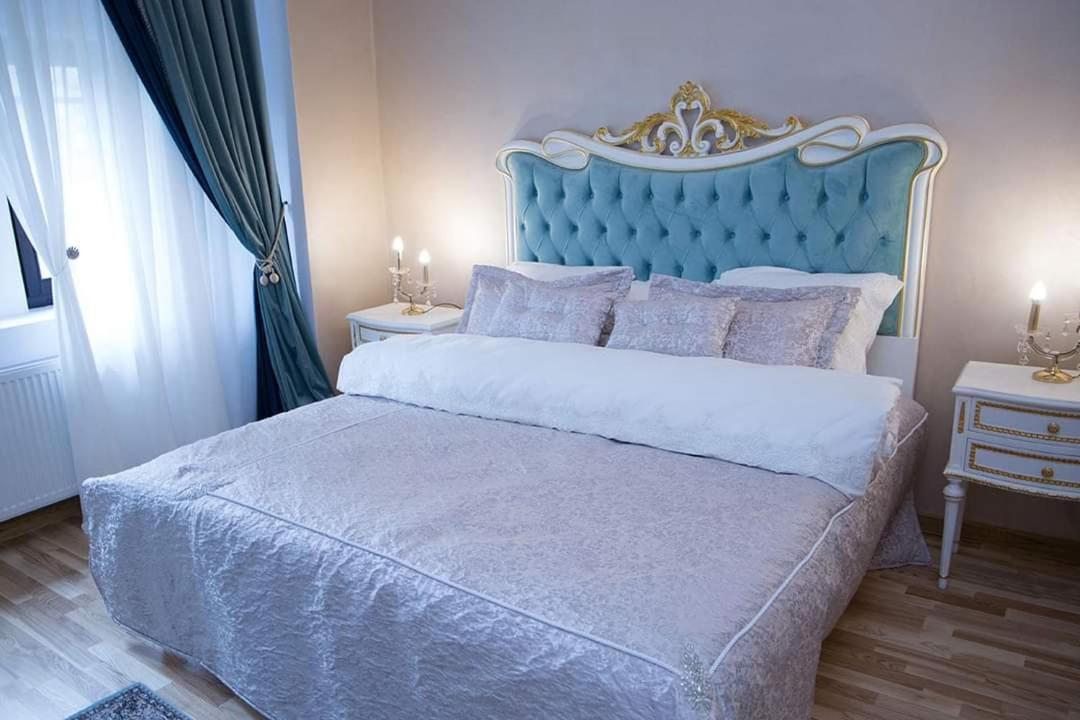 Hotel Boutique Vila Lakastel Sinaia Eksteriør billede