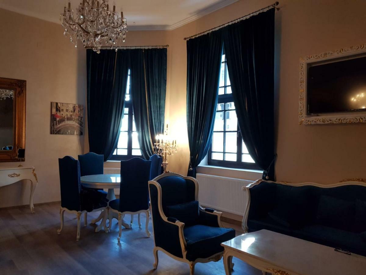 Hotel Boutique Vila Lakastel Sinaia Eksteriør billede