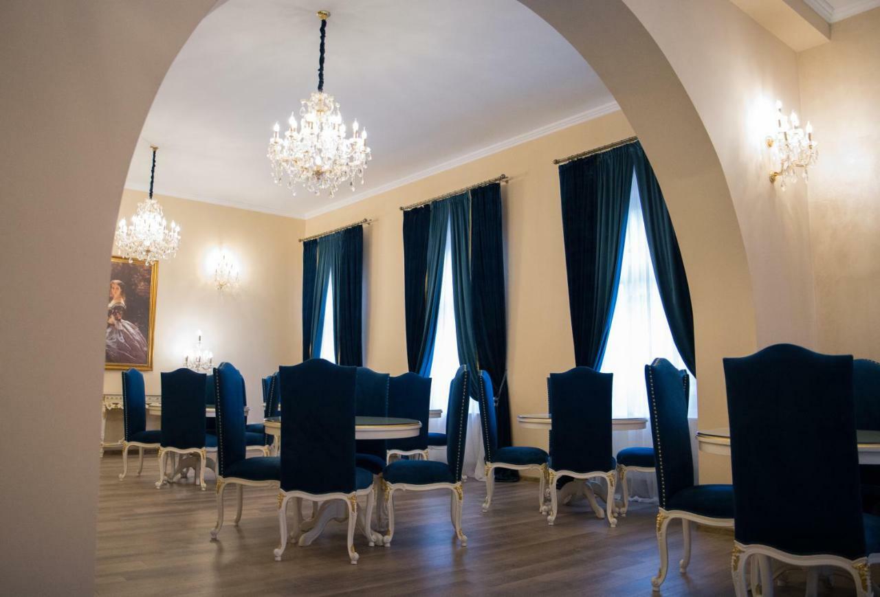 Hotel Boutique Vila Lakastel Sinaia Eksteriør billede
