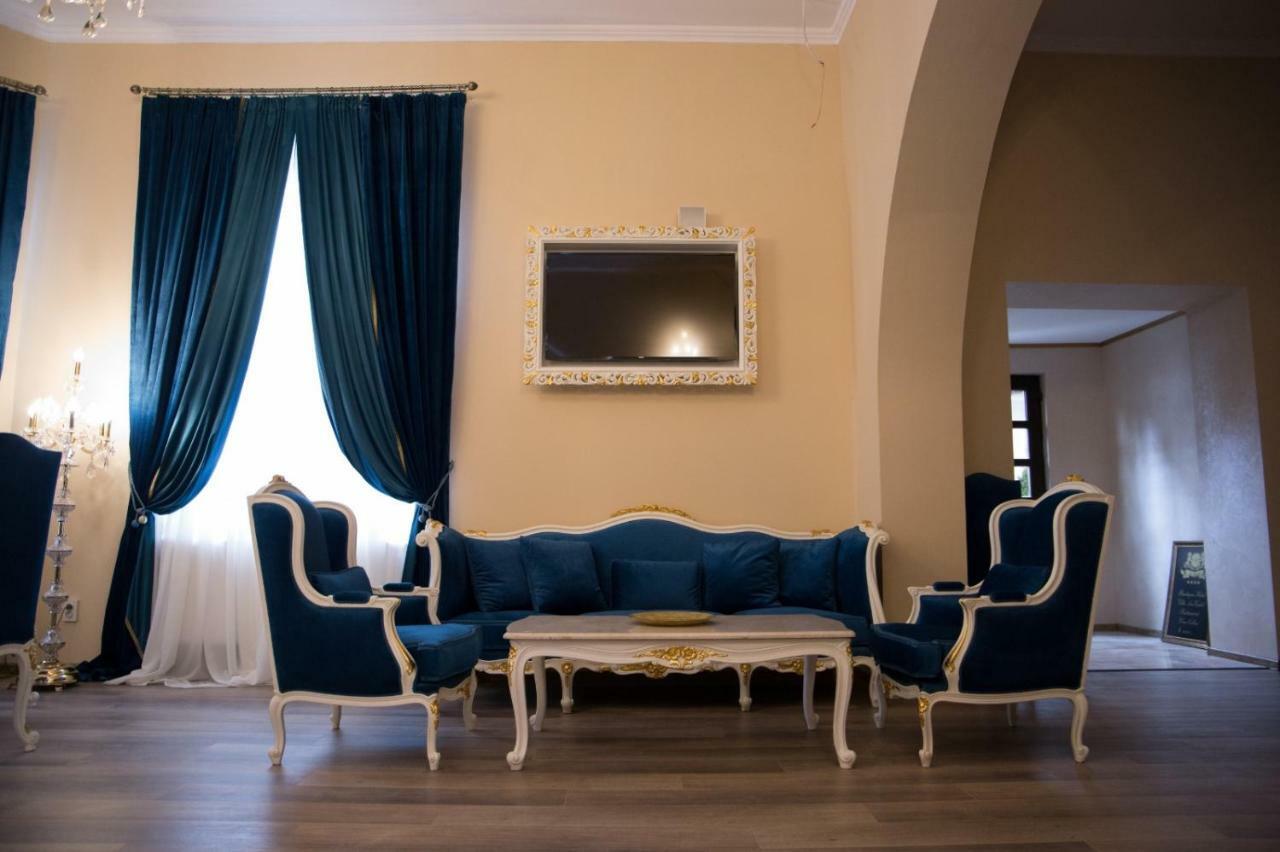Hotel Boutique Vila Lakastel Sinaia Eksteriør billede