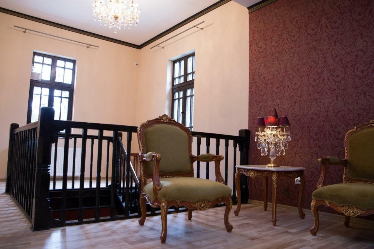 Hotel Boutique Vila Lakastel Sinaia Eksteriør billede