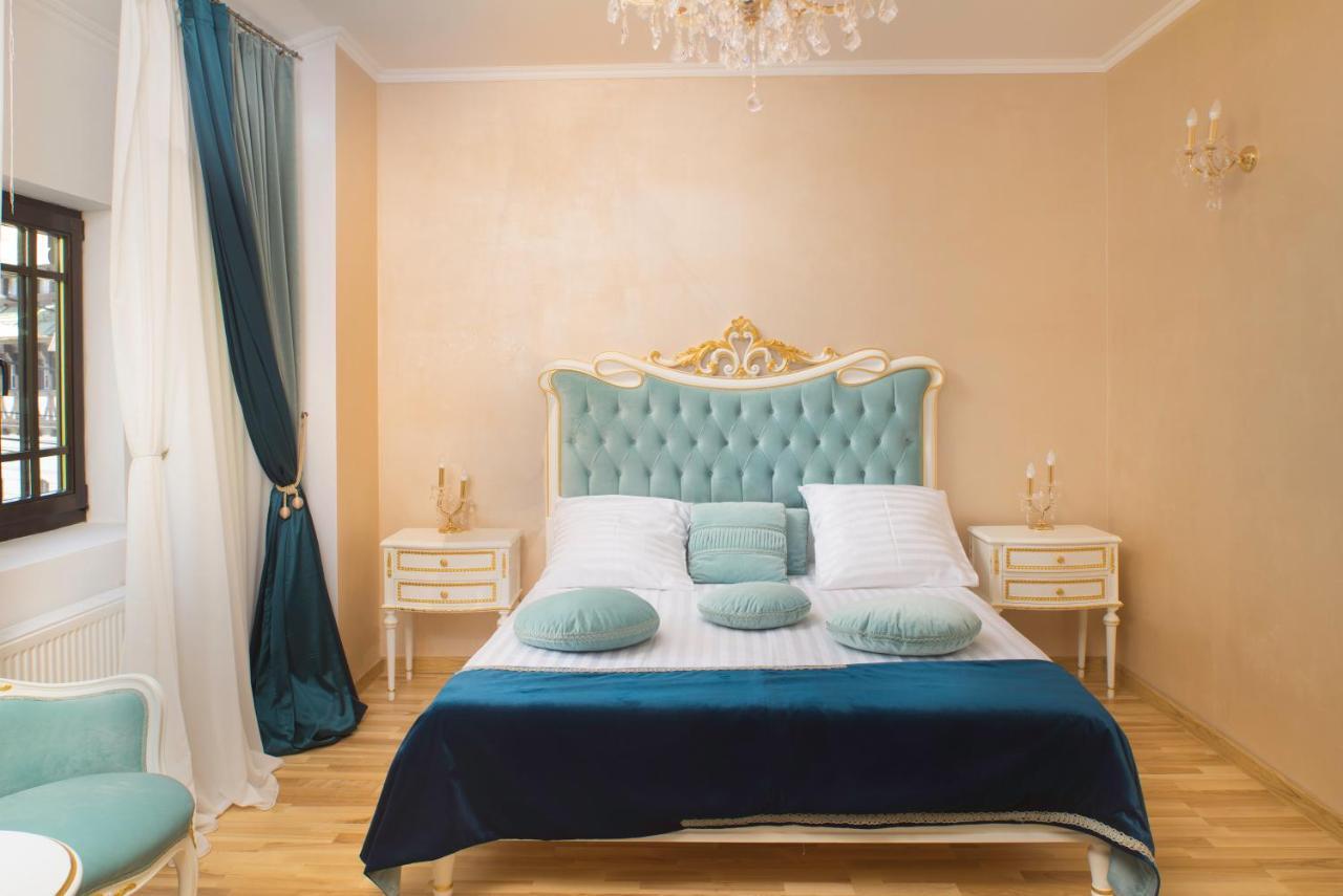 Hotel Boutique Vila Lakastel Sinaia Eksteriør billede