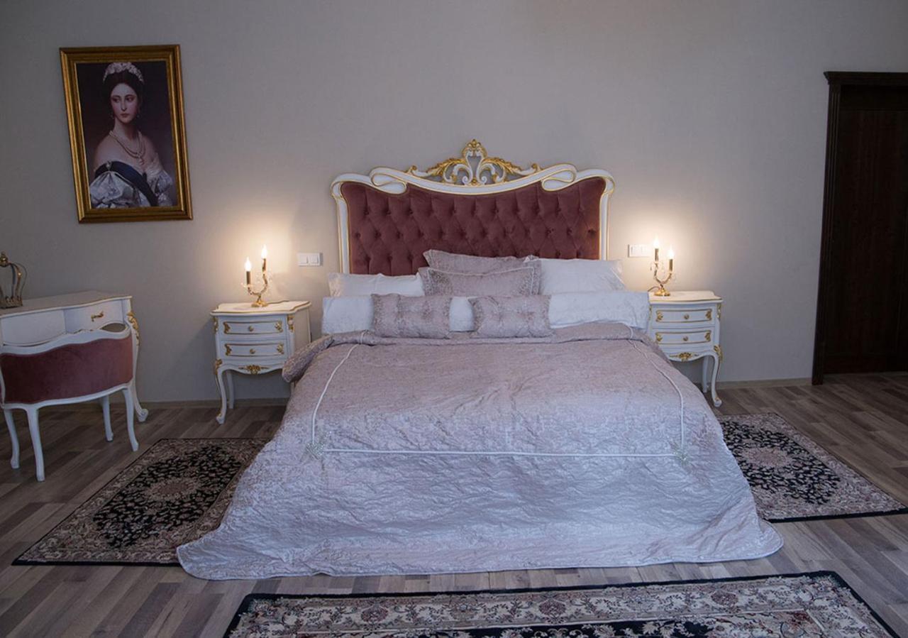 Hotel Boutique Vila Lakastel Sinaia Eksteriør billede