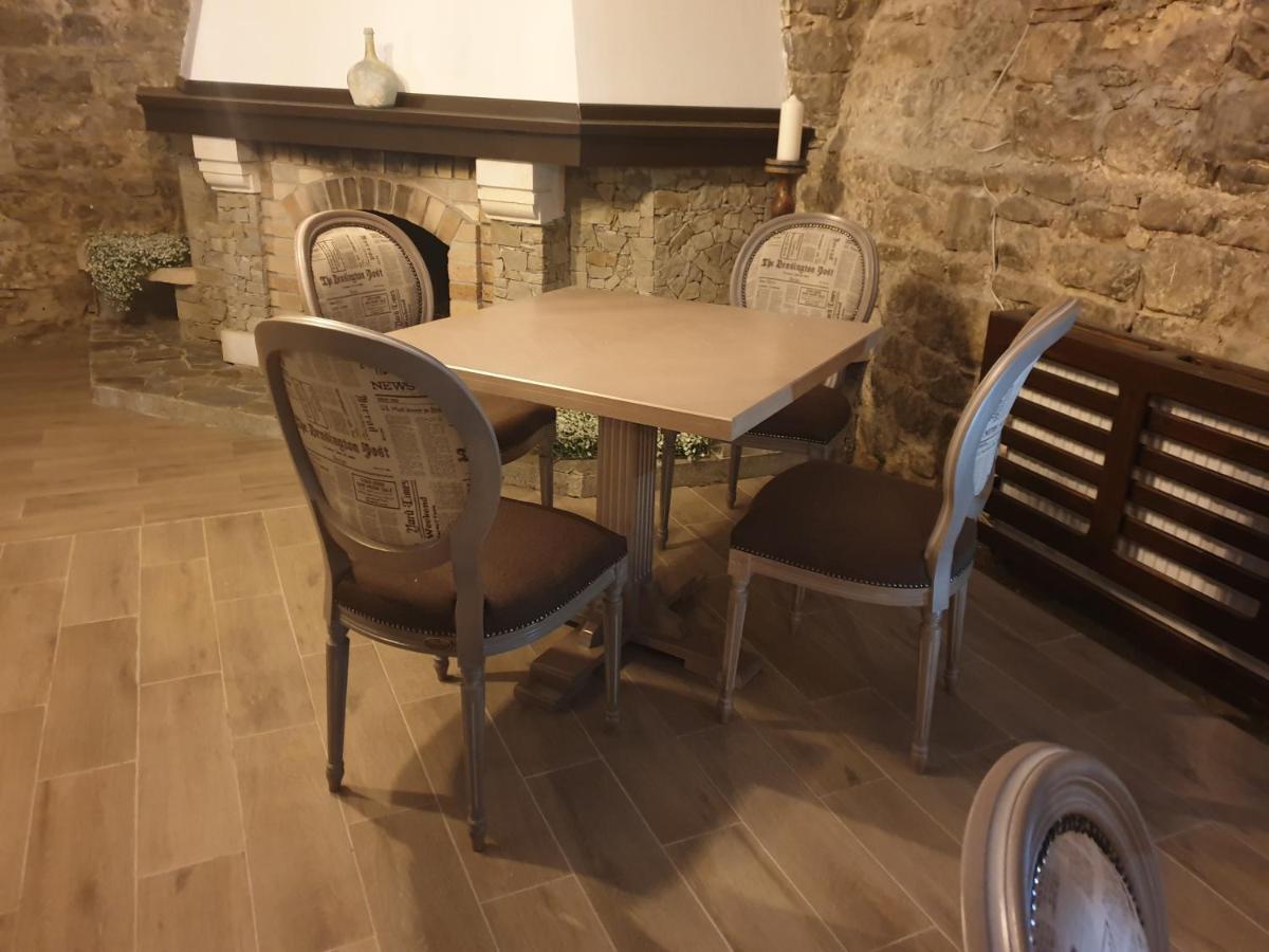Hotel Boutique Vila Lakastel Sinaia Eksteriør billede